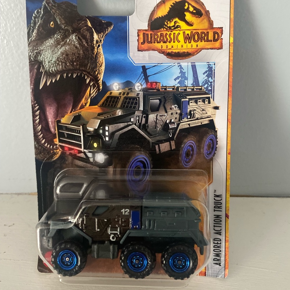 Matchbox Jurassic world armored action truck